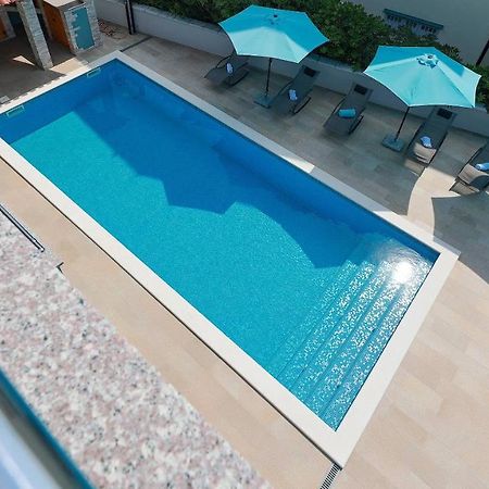 Apartmani "Villa Barbara" Новаля Екстер'єр фото