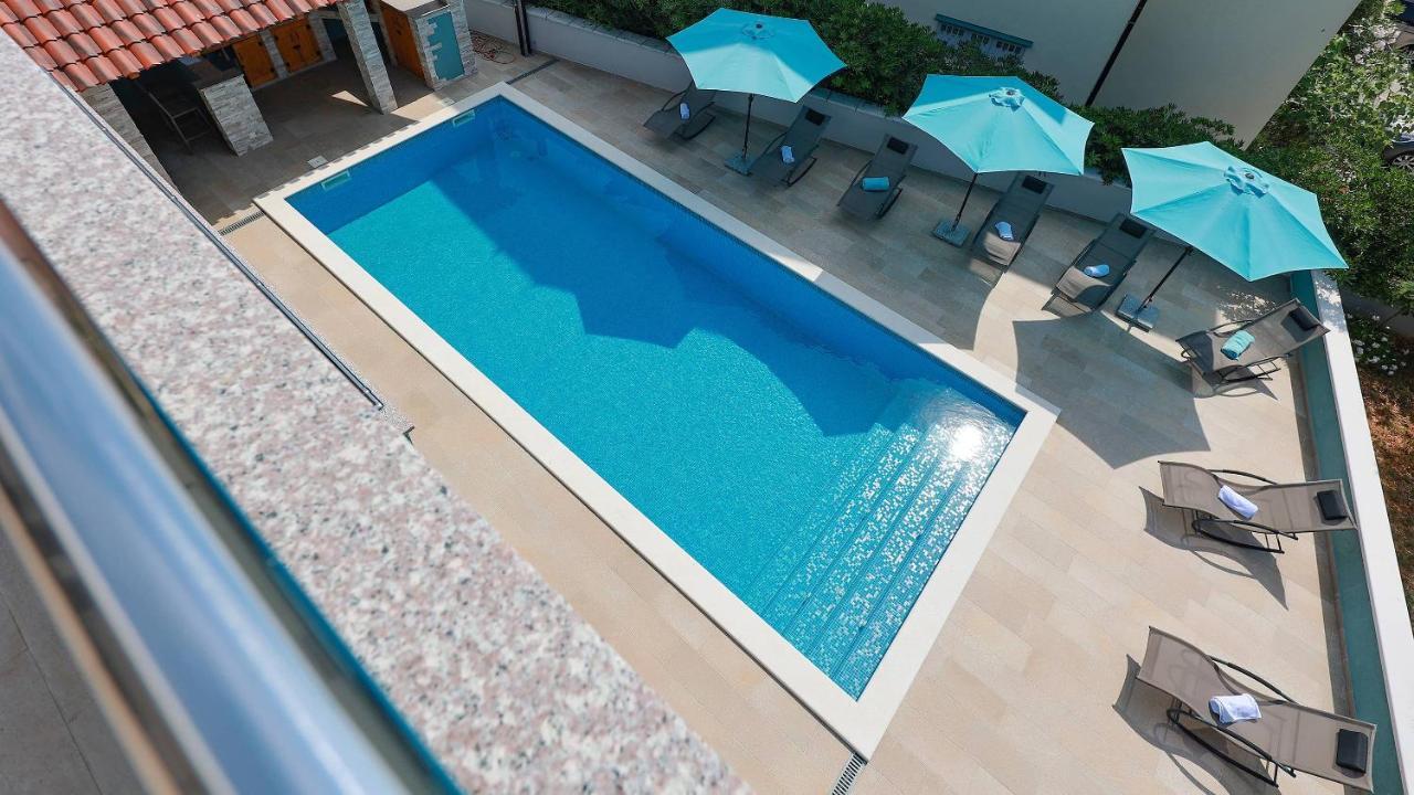 Apartmani "Villa Barbara" Новаля Екстер'єр фото