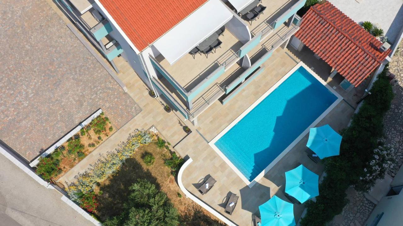 Apartmani "Villa Barbara" Новаля Екстер'єр фото
