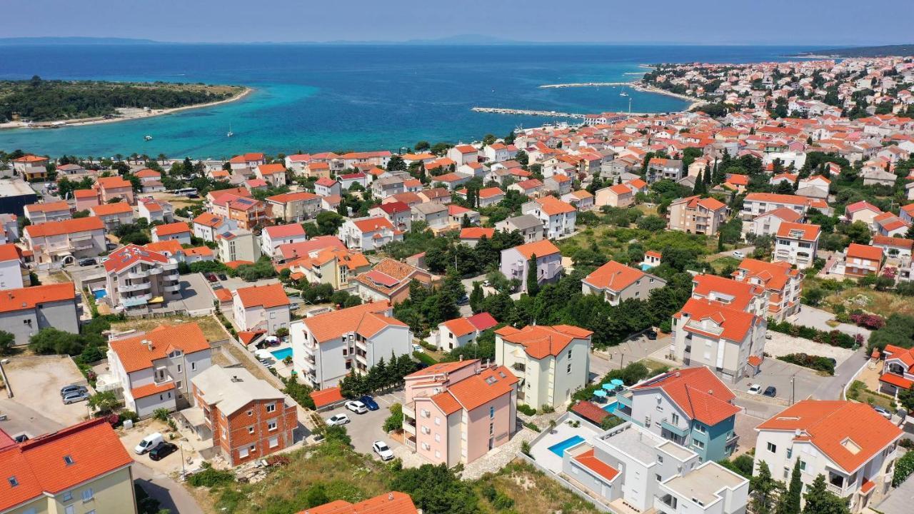 Apartmani "Villa Barbara" Новаля Екстер'єр фото