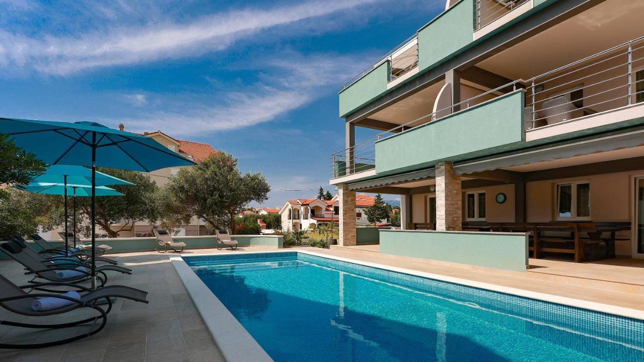 Apartmani "Villa Barbara" Новаля Екстер'єр фото