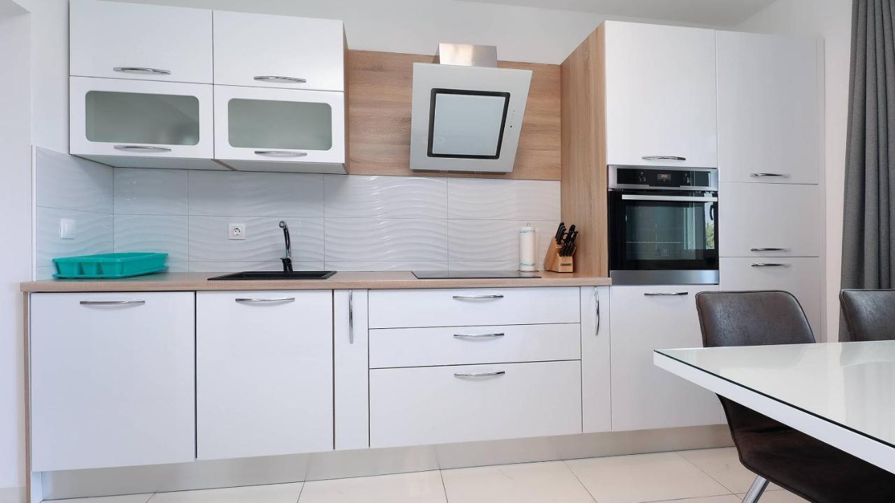 Apartmani "Villa Barbara" Новаля Екстер'єр фото