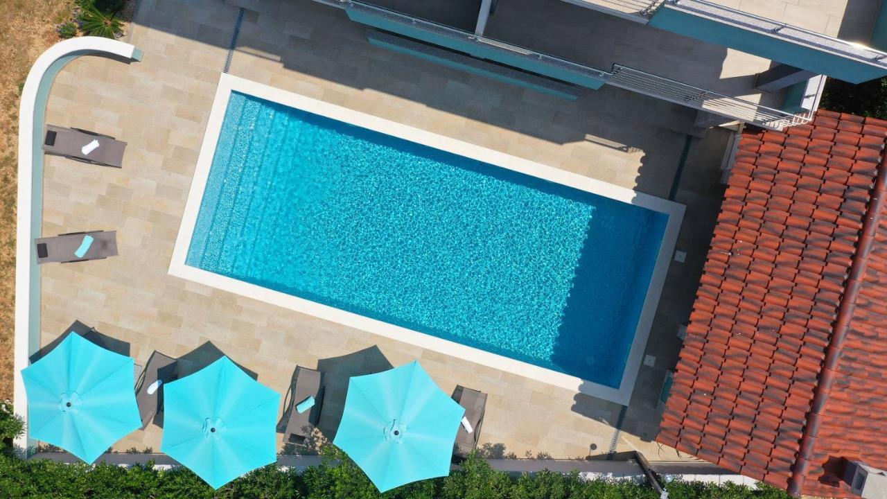 Apartmani "Villa Barbara" Новаля Екстер'єр фото