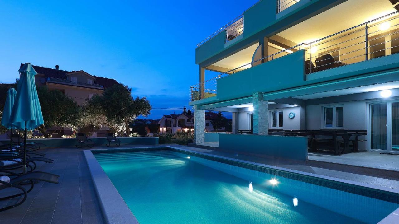 Apartmani "Villa Barbara" Новаля Екстер'єр фото