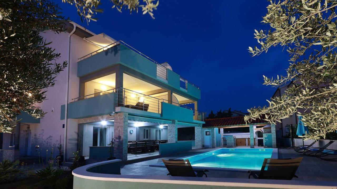 Apartmani "Villa Barbara" Новаля Екстер'єр фото