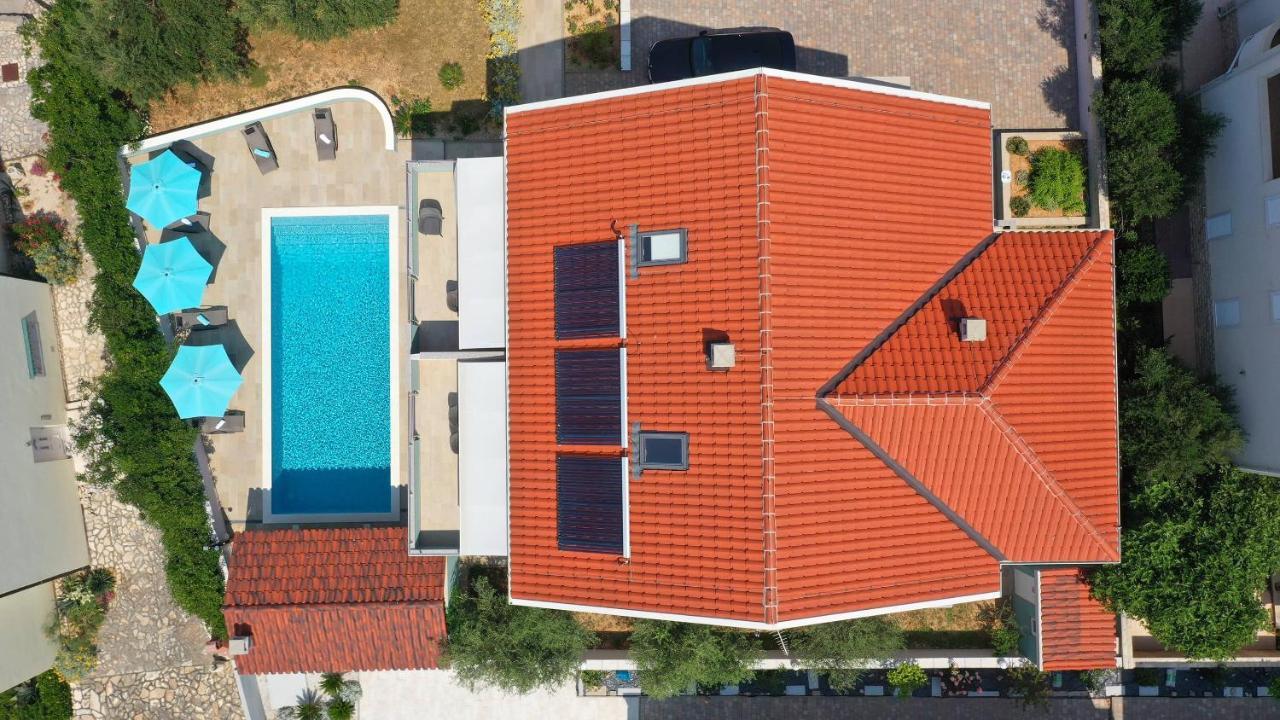 Apartmani "Villa Barbara" Новаля Екстер'єр фото
