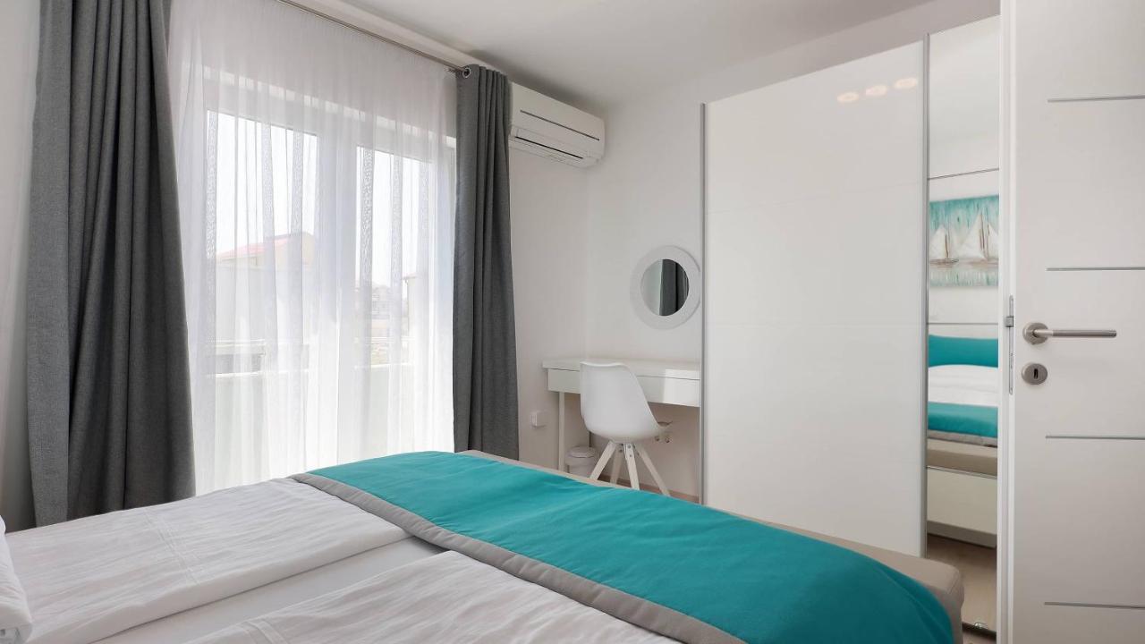 Apartmani "Villa Barbara" Новаля Екстер'єр фото