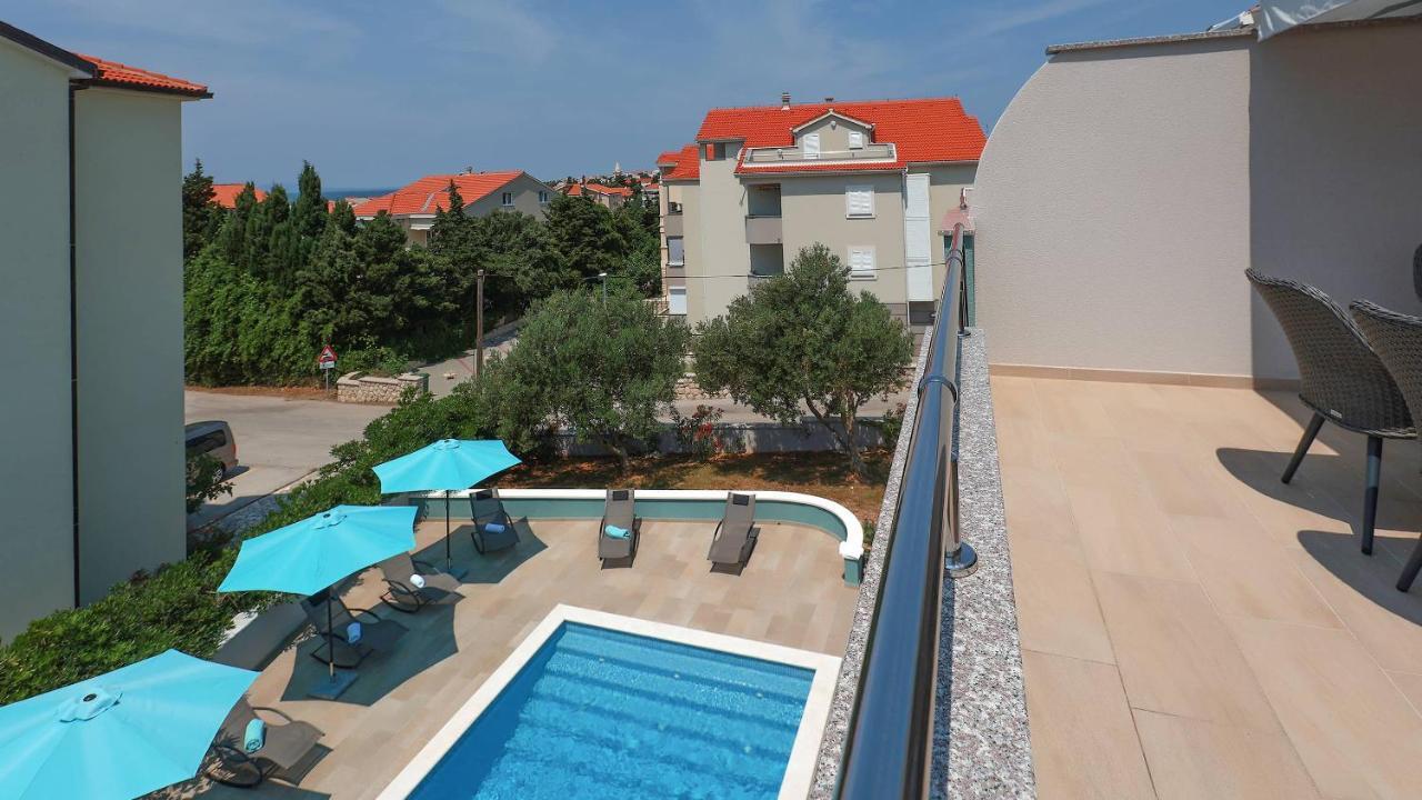 Apartmani "Villa Barbara" Новаля Екстер'єр фото