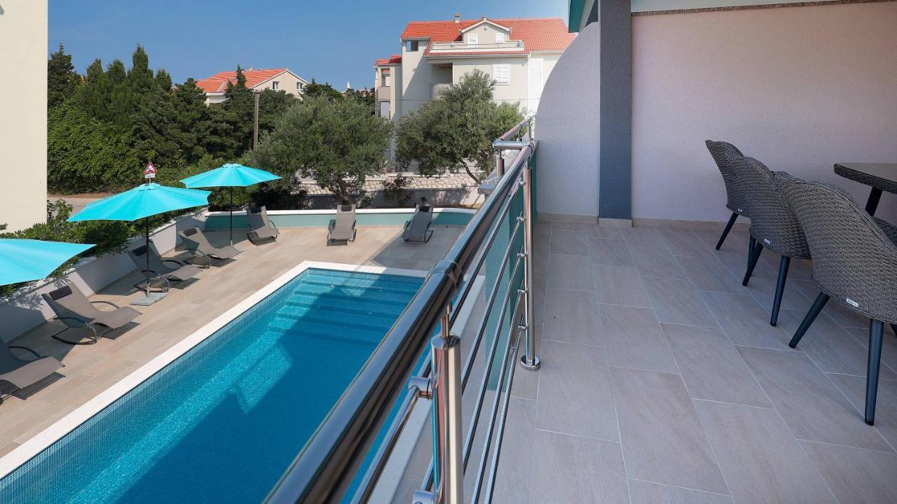 Apartmani "Villa Barbara" Новаля Екстер'єр фото