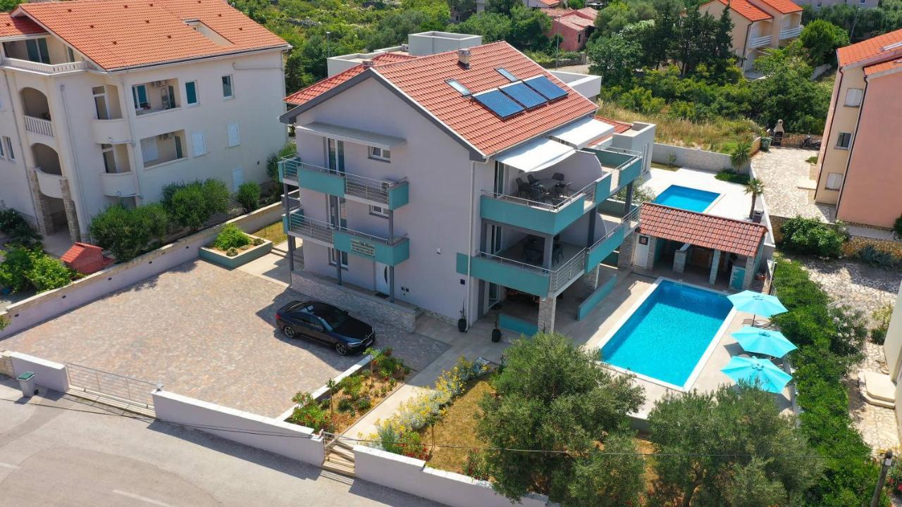 Apartmani "Villa Barbara" Новаля Екстер'єр фото