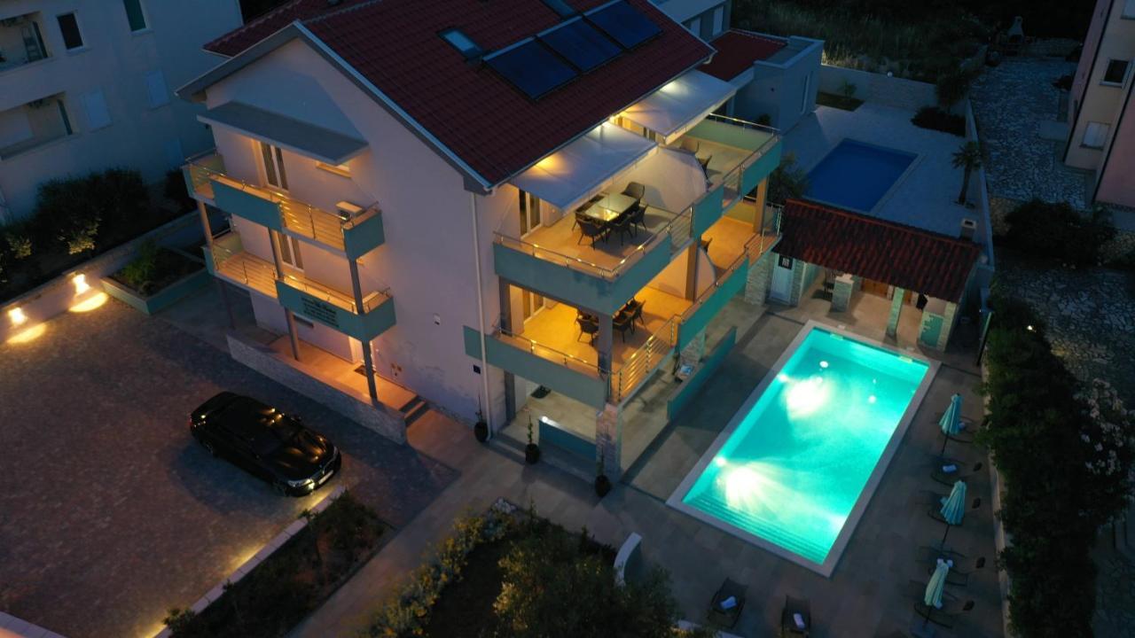 Apartmani "Villa Barbara" Новаля Екстер'єр фото