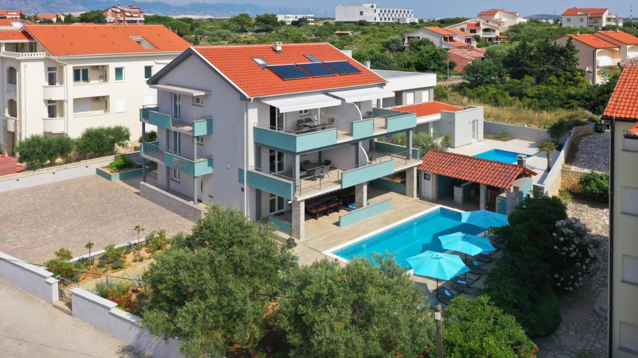 Apartmani "Villa Barbara" Новаля Екстер'єр фото