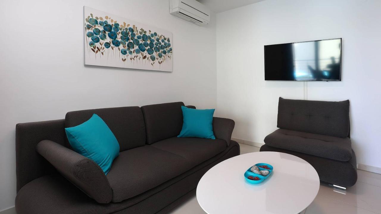 Apartmani "Villa Barbara" Новаля Екстер'єр фото