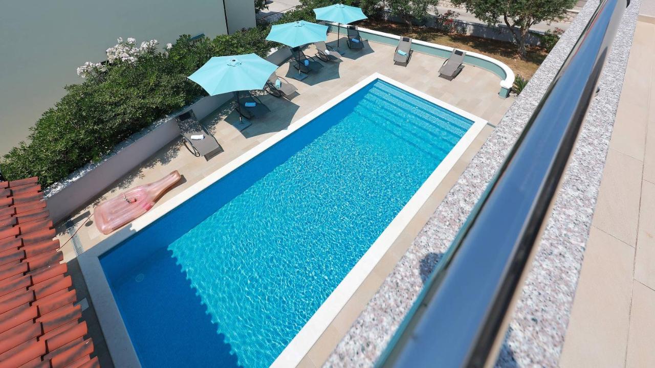 Apartmani "Villa Barbara" Новаля Екстер'єр фото