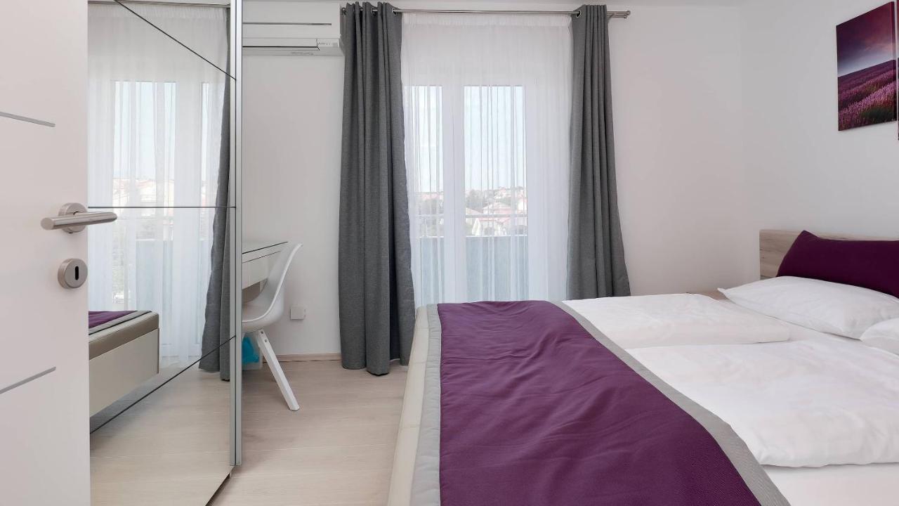 Apartmani "Villa Barbara" Новаля Екстер'єр фото